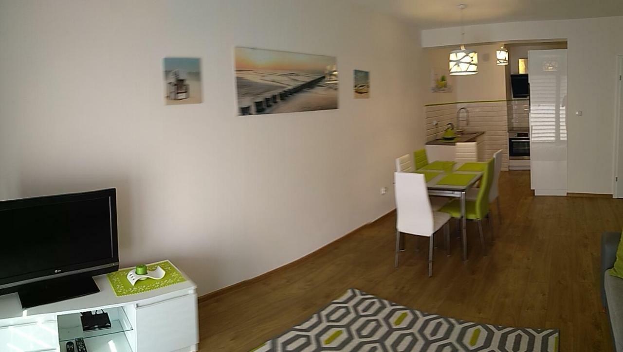 Limonkowy Podczele Apartment